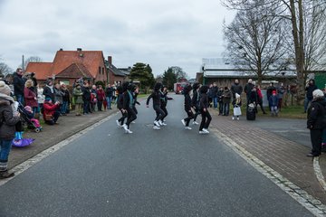 Bild 338 - Latuff Umzug